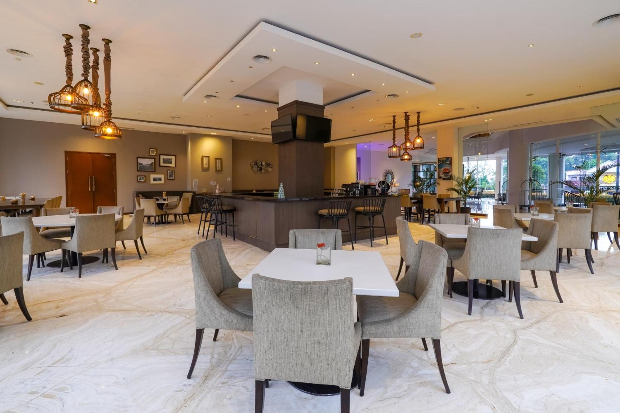 Royal Padjadjaran Hotel Bogor Extérieur photo