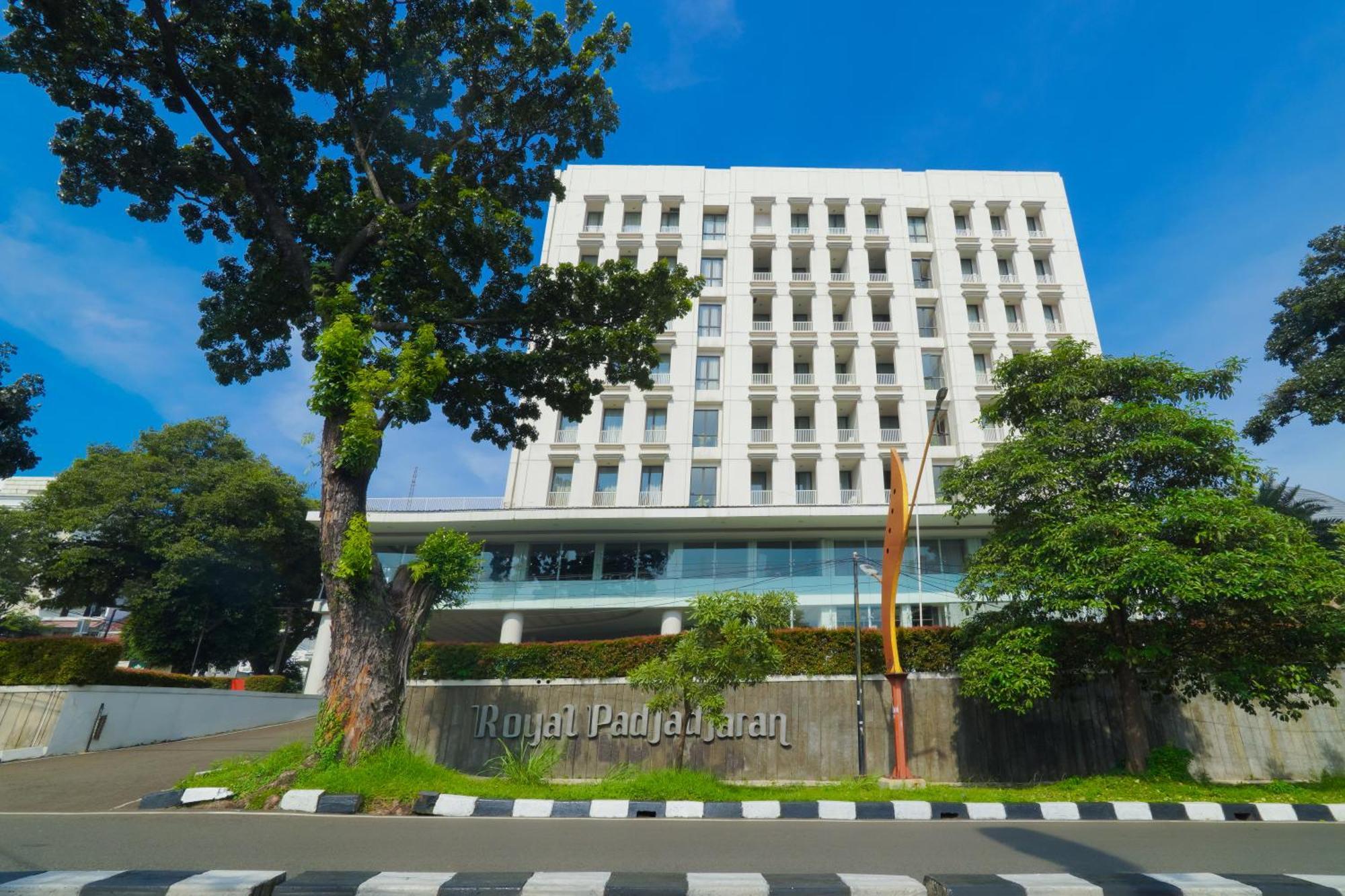 Royal Padjadjaran Hotel Bogor Extérieur photo