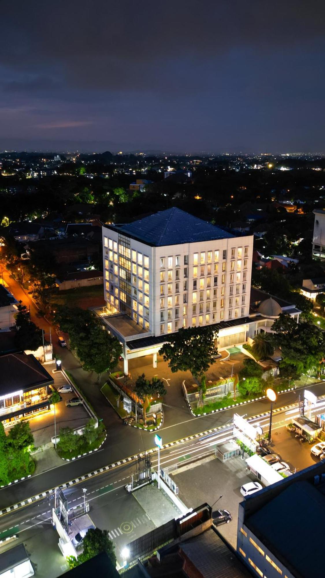 Royal Padjadjaran Hotel Bogor Extérieur photo