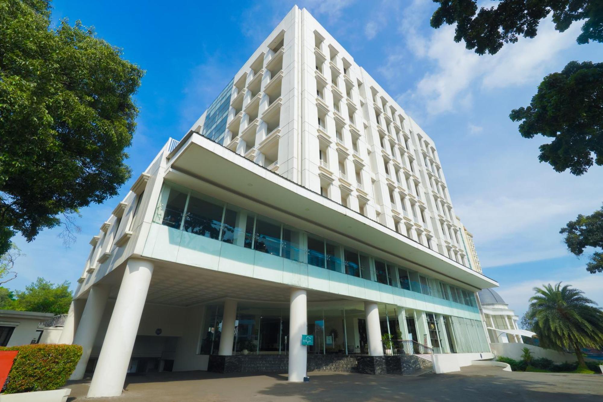 Royal Padjadjaran Hotel Bogor Extérieur photo