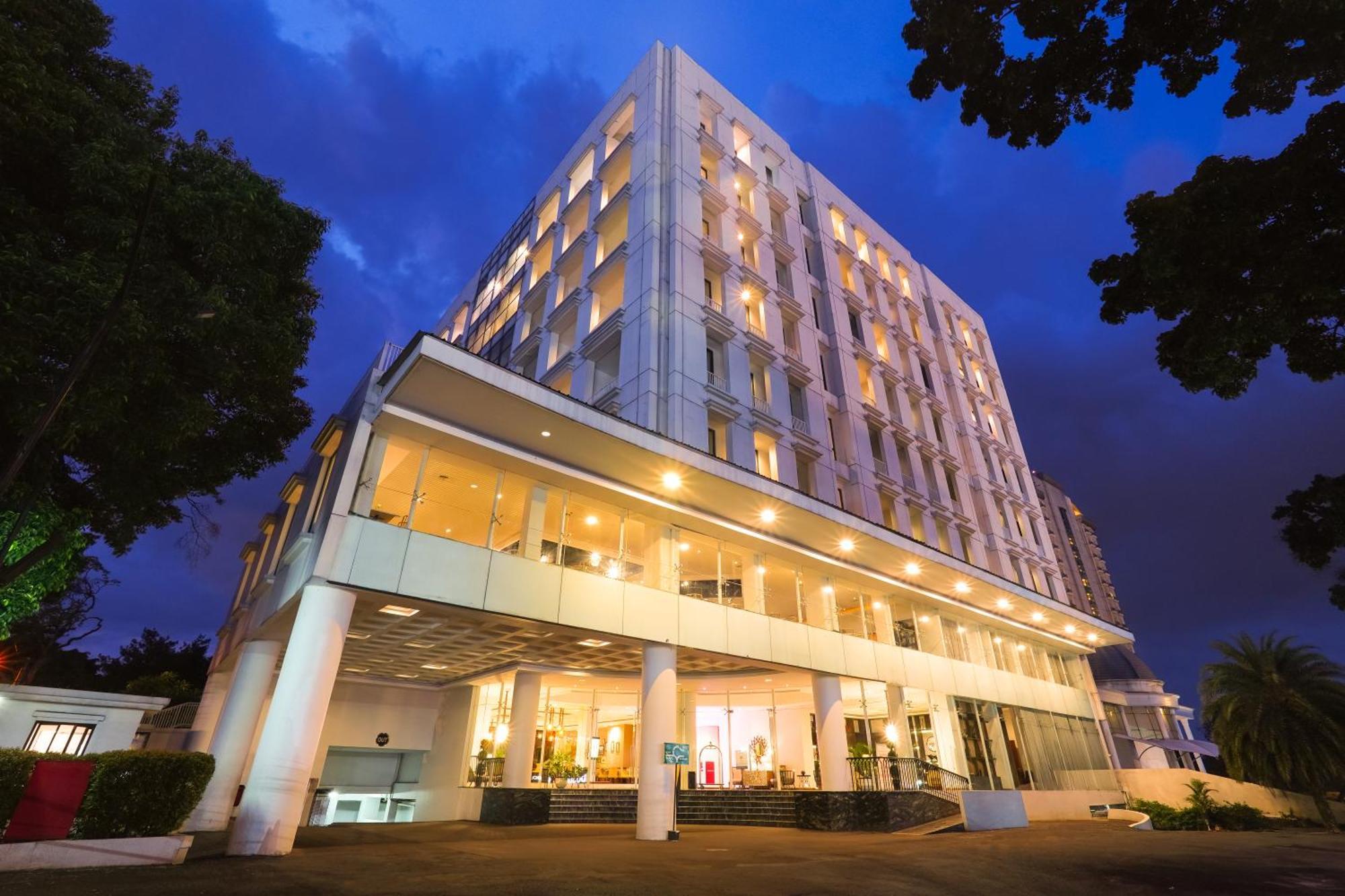 Royal Padjadjaran Hotel Bogor Extérieur photo