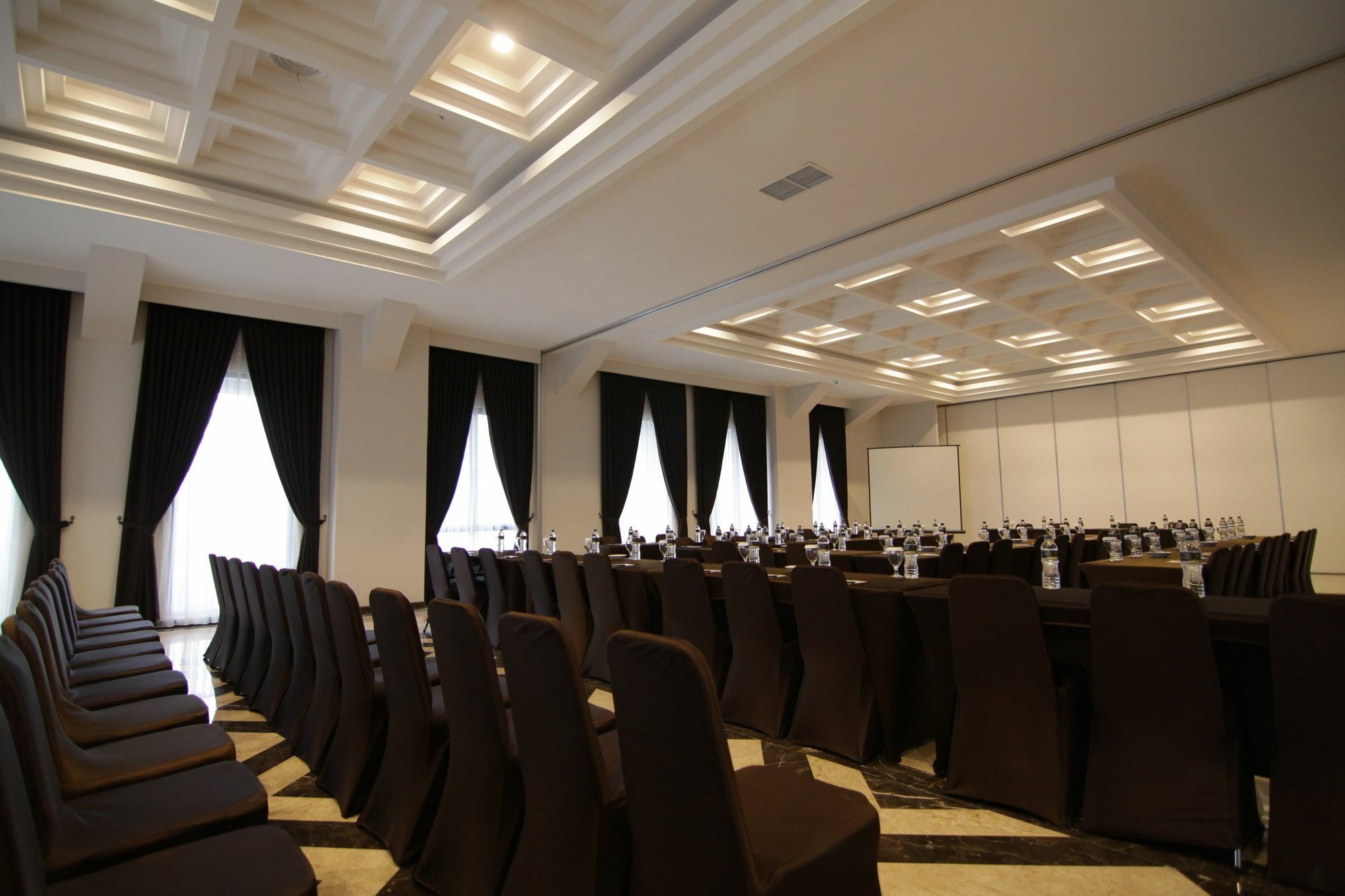 Royal Padjadjaran Hotel Bogor Extérieur photo