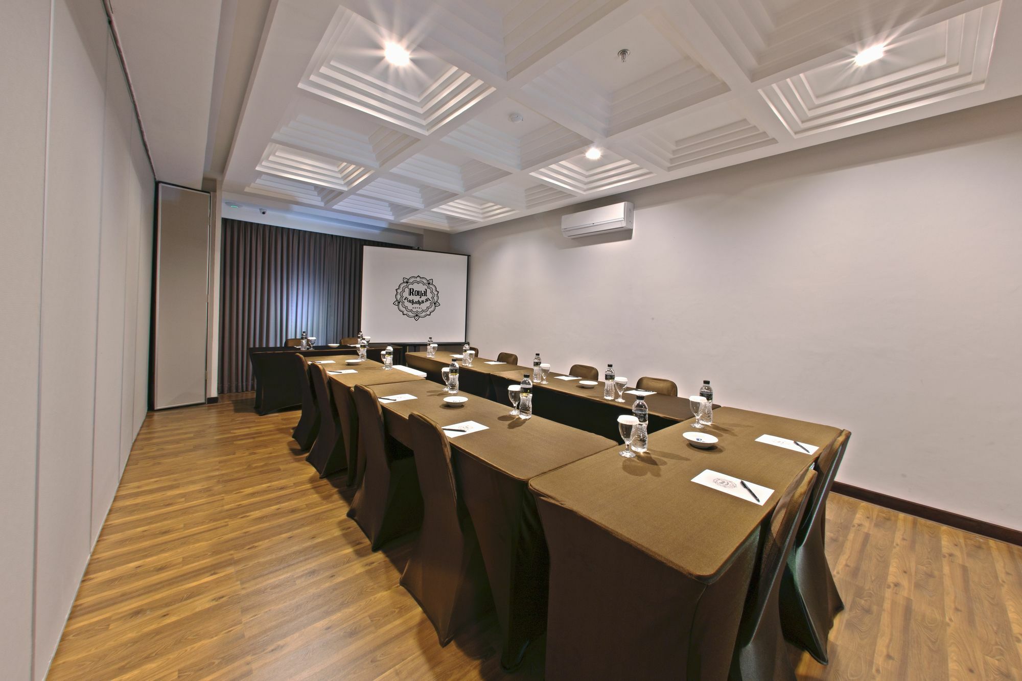 Royal Padjadjaran Hotel Bogor Extérieur photo