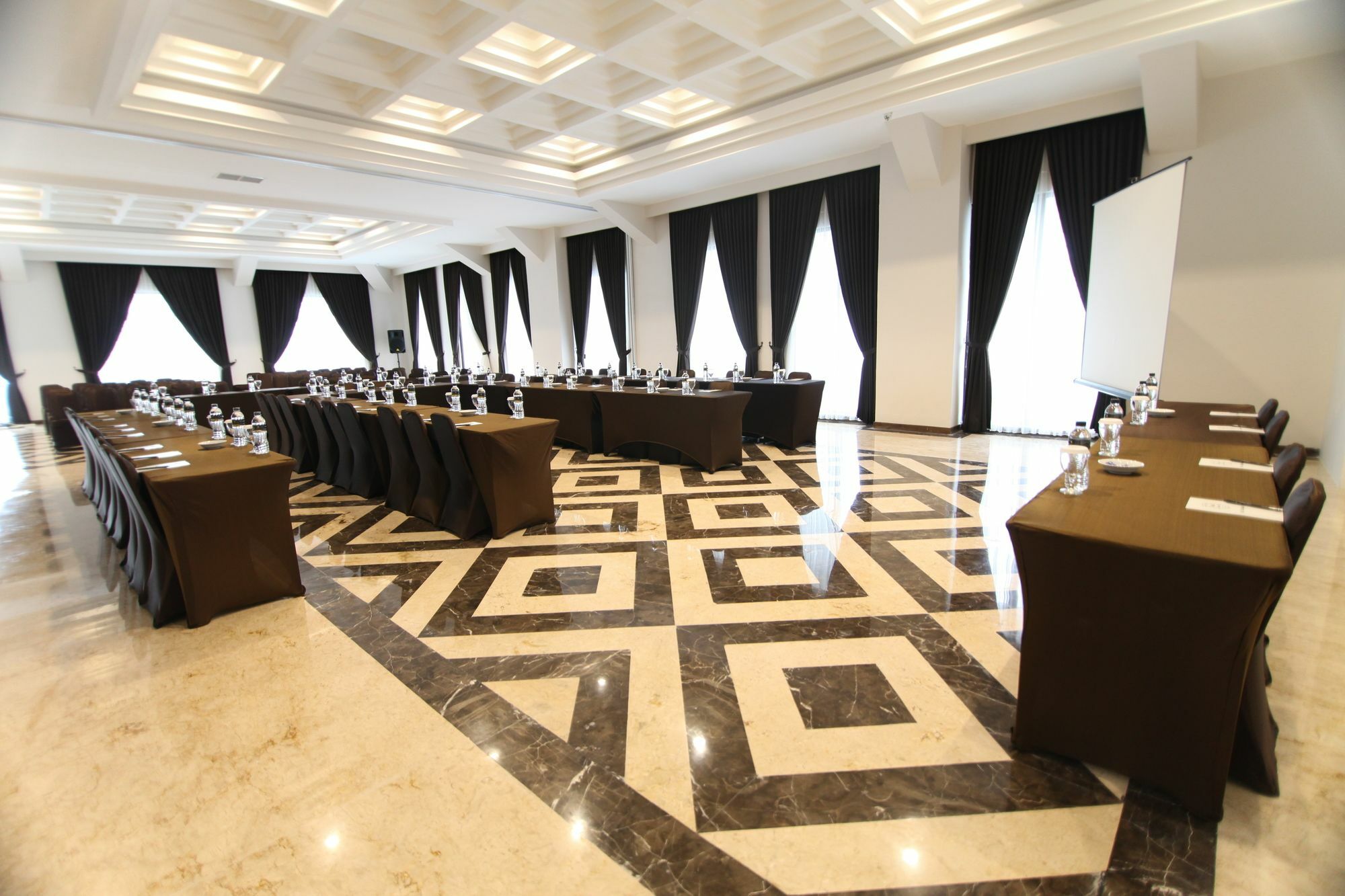 Royal Padjadjaran Hotel Bogor Extérieur photo